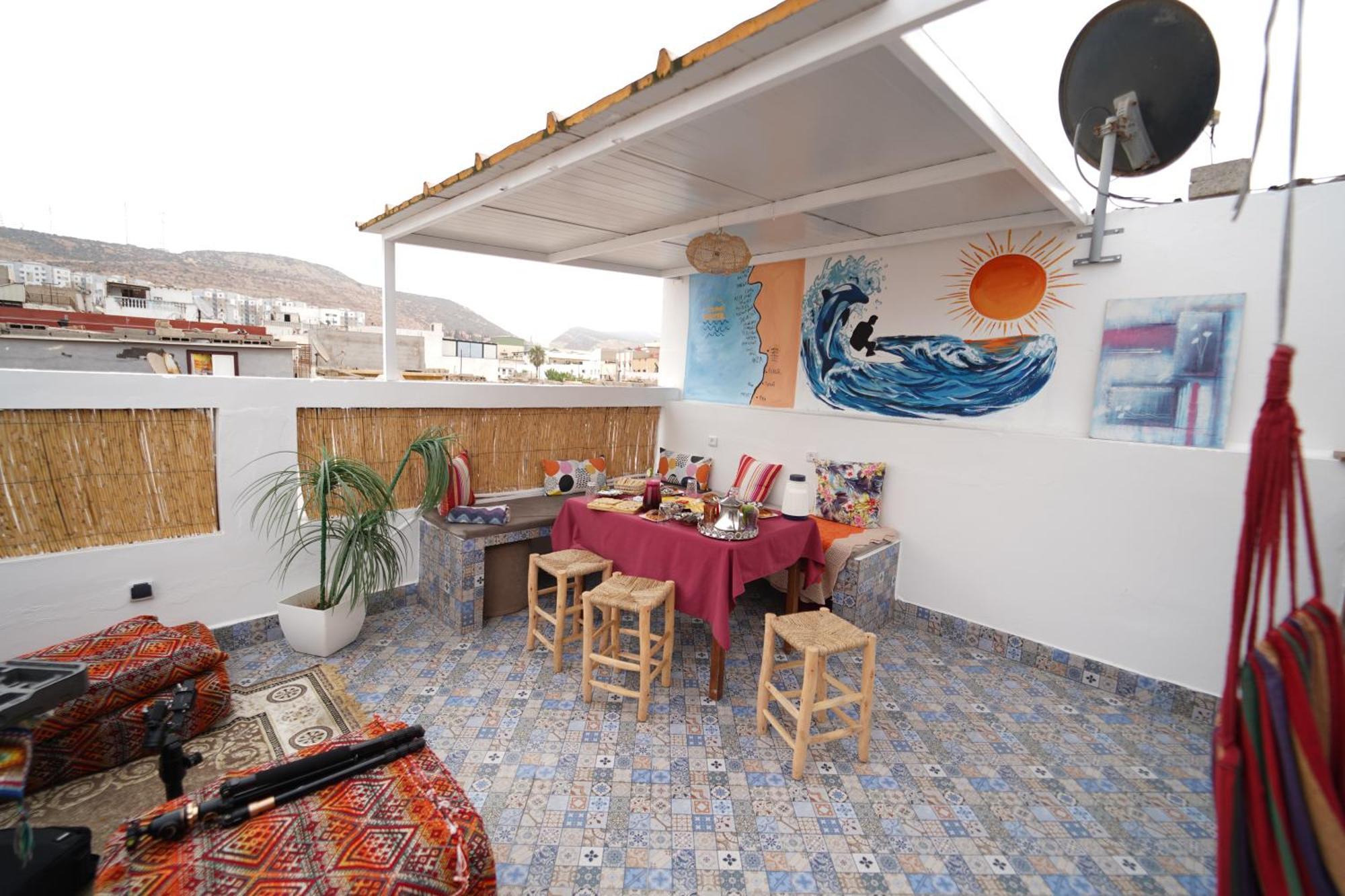 Waves Hunter Surf House Panzió Agadir Kültér fotó