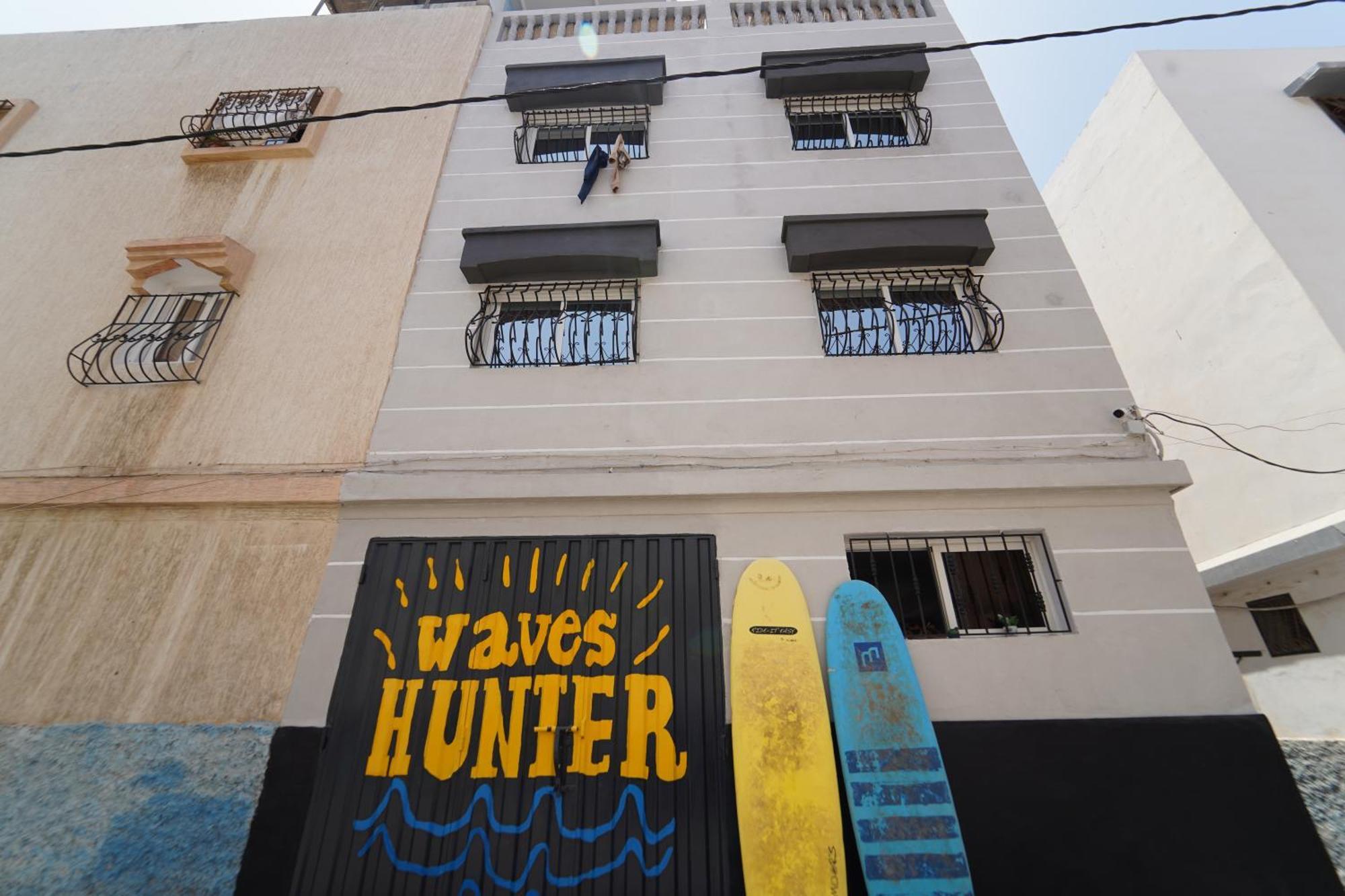 Waves Hunter Surf House Panzió Agadir Kültér fotó